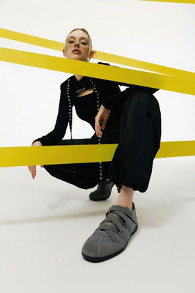 圖片 芭蕾舞風格-交叉帶休閒運動鞋 (Ballet-inspired cross-strap Casual sneakers)