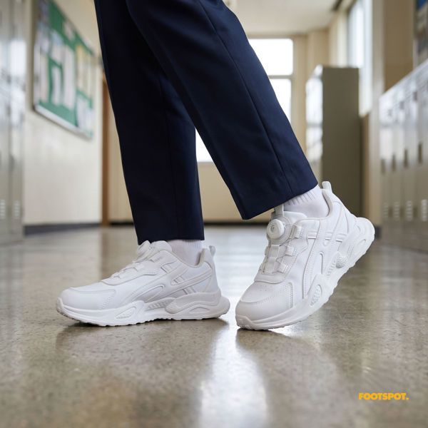 Picture of FOOTSPOT-童裝白色旋轉鈕扣免繫鞋帶 運動鞋 ( Kids’ White Slip-On Sneakers with Twist Lock Dial)